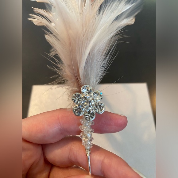 Crystal Flower Bridal Headband with pearls, rhinestones and feathers - Picture 5 of 11